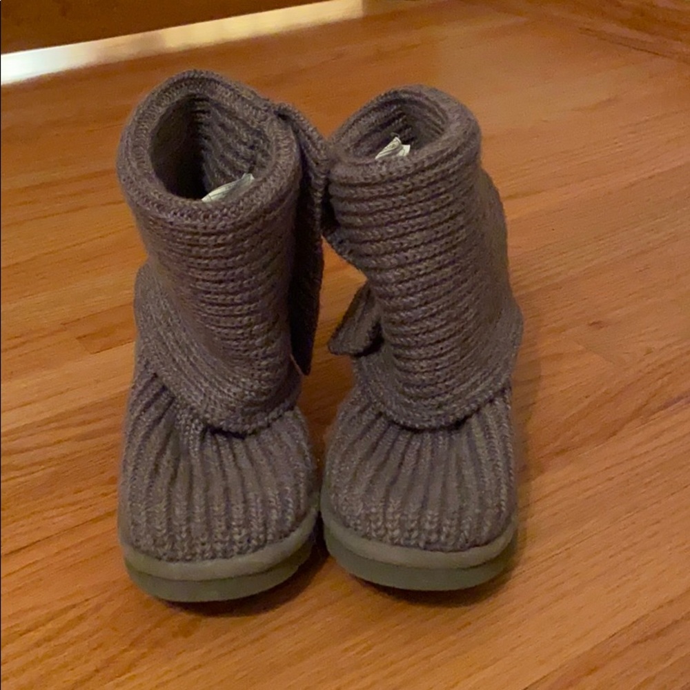 Grey knit Ugg boots